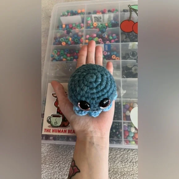 Crocheted Pocket Octo 🐙 - Picture 3 of 9